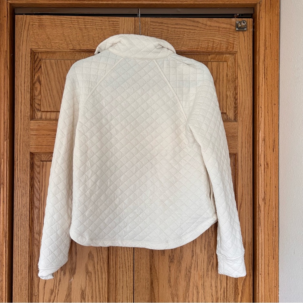 Cable & Gauge Cream Quilted pullover